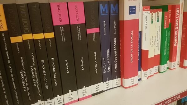 أطروحة لنيل شهاد الدكتوراه بعنوان تطبيق أحكام قانون المنافسة في إطار عقود التوزيع